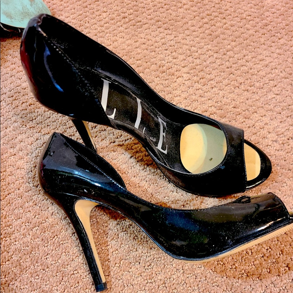 Elle peep toe shoes